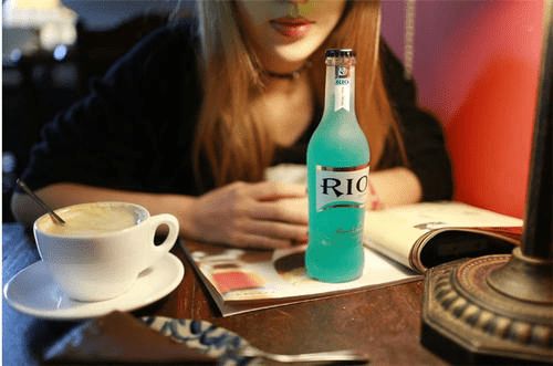 新茶飲時代 當(dāng)青梅竹馬解不開的消費困局，遇見“小白”的零售解法